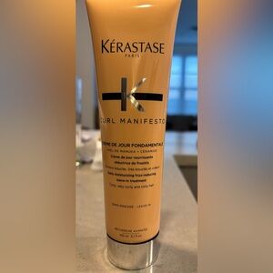 Kerastase curl manifesto leave in conditioner